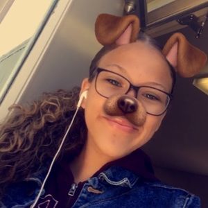 Meet your Posher, Kaila